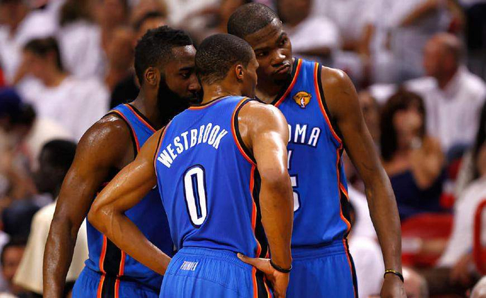 青岛队力克雷霆，库里扛起全队