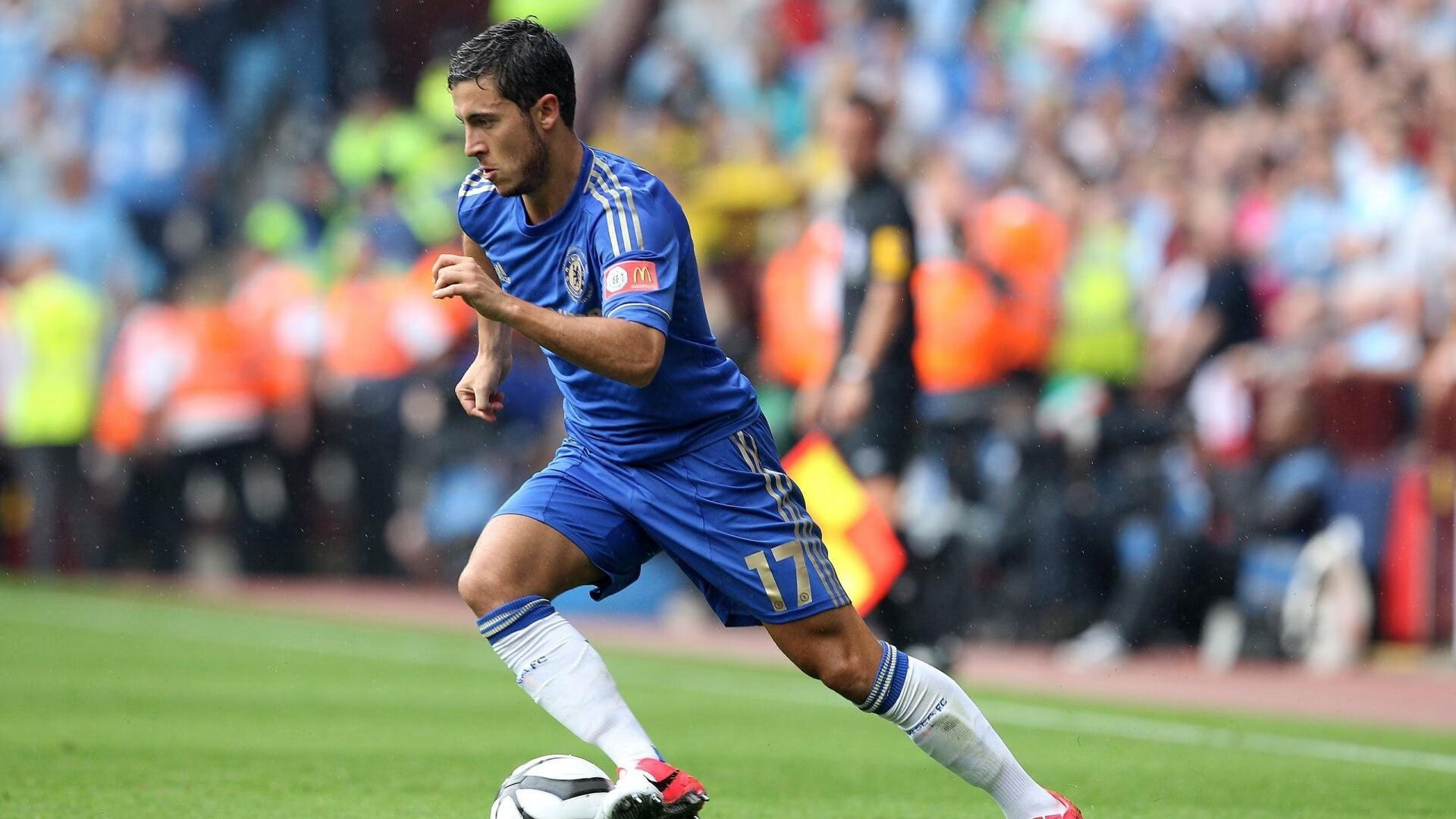 赛道风云，雷诺的战术完胜与佩雷兹的炽热状态