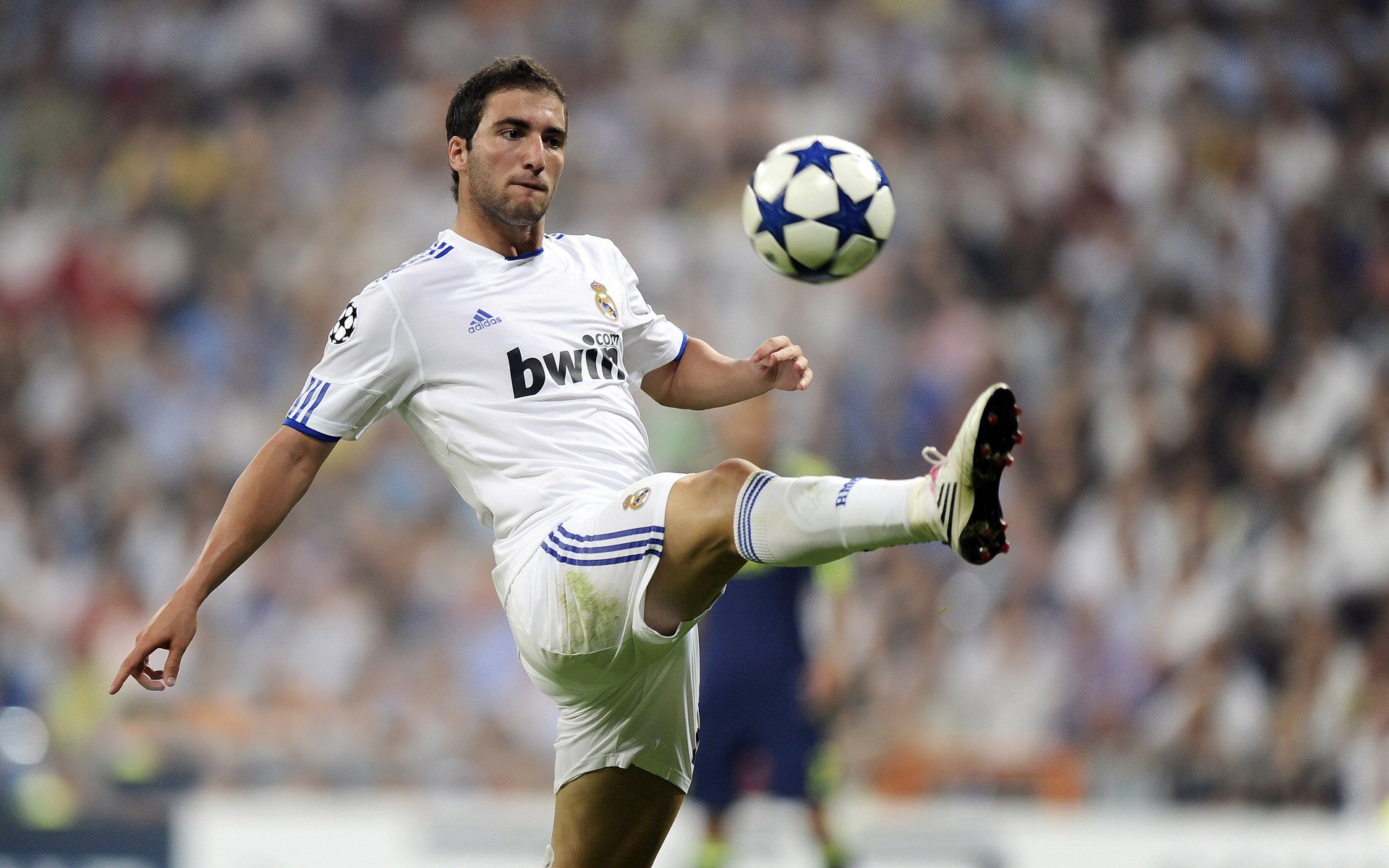 伊布统治全场，阿森纳逆转利物浦，一场属于个人的表演与团队的胜利