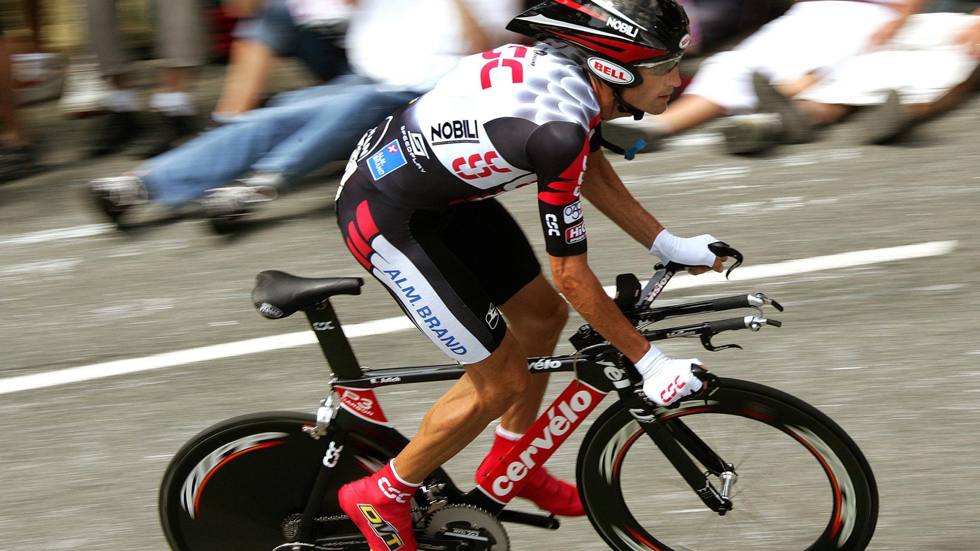 掘金完胜深圳队，克莱惊艳四座，一场跨越篮球文化的对话