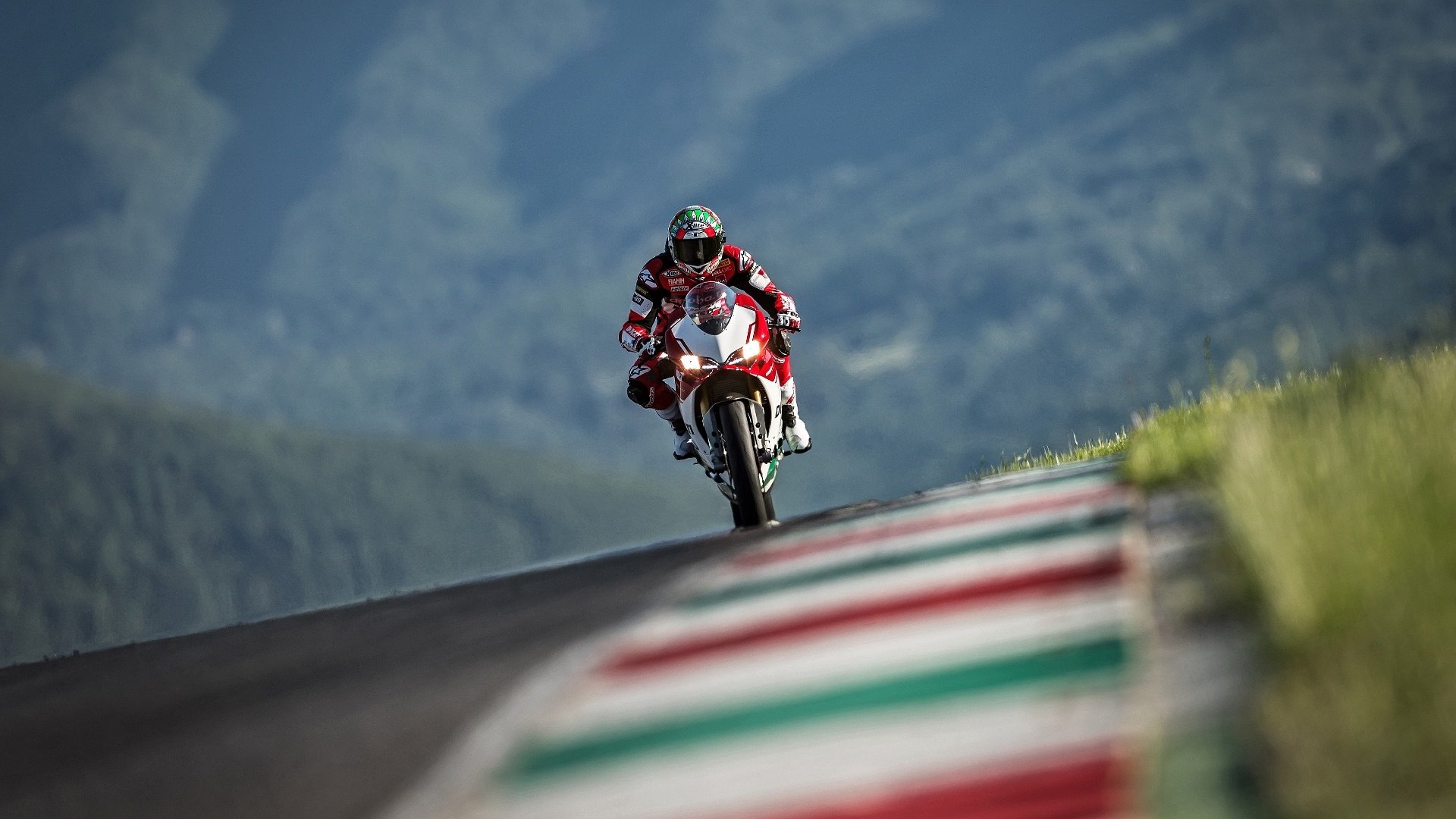 莱比锡红牛横扫葡萄牙，阿尔瓦雷斯火热火力下的战术革命，一场攻势足球的终极宣言